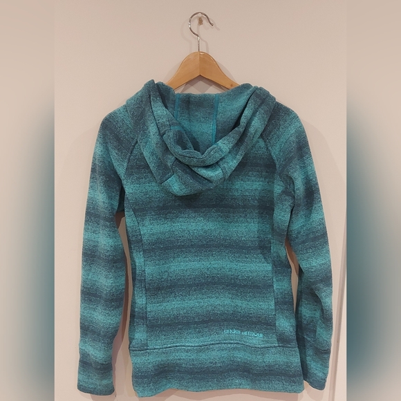 Under Amour Sweater - Picture 3 of 5